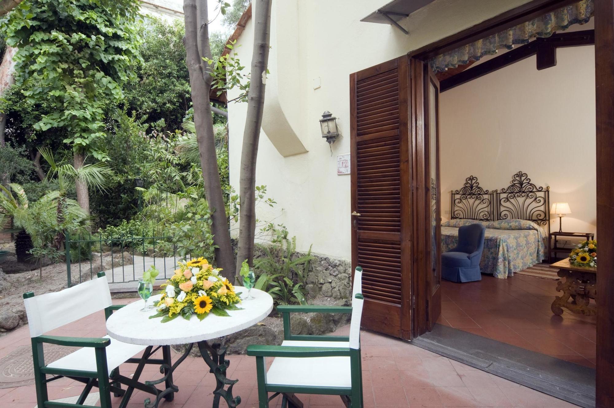Hotel La Villarosa Terme Иския Екстериор снимка